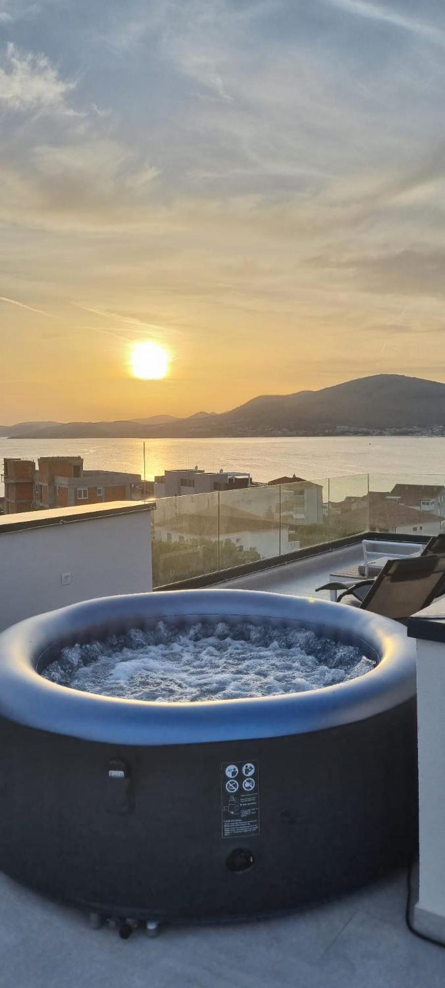 Luxury Dreams In Okrug With Swimming Pool, Sea View, Wifi, Parking Apartament *