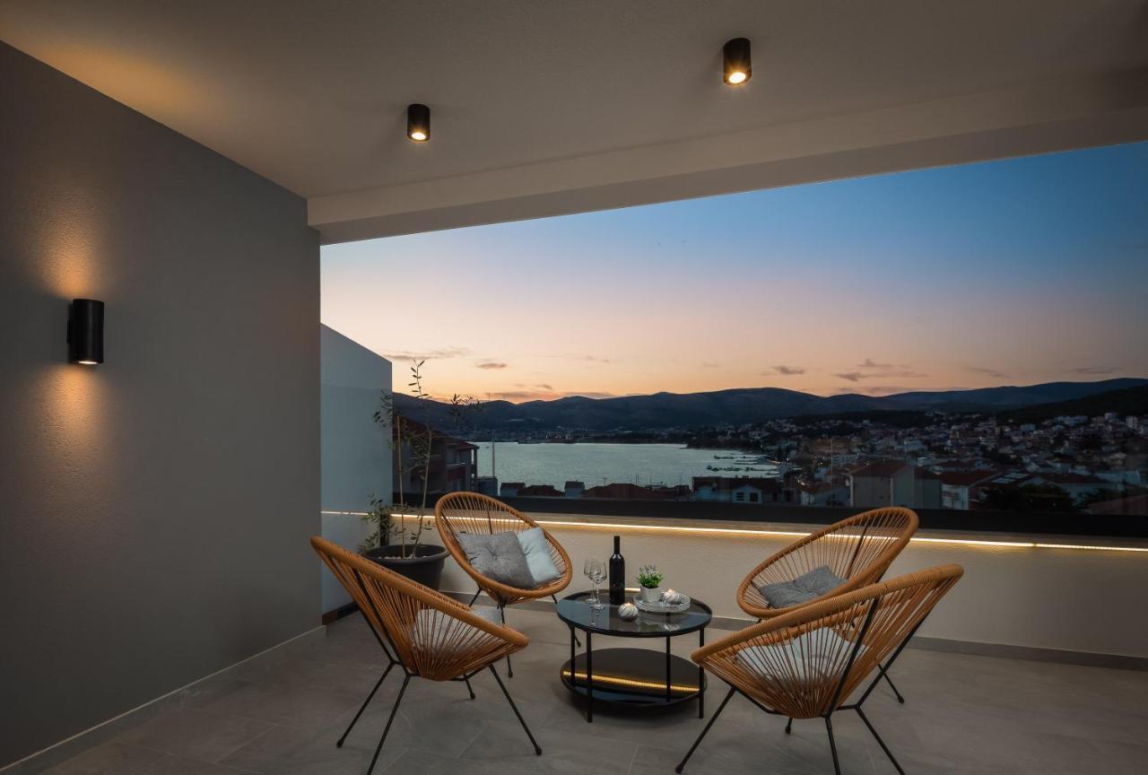 Luxury Dreams In Okrug With Swimming Pool, Sea View, Wifi, Parking Apartment *