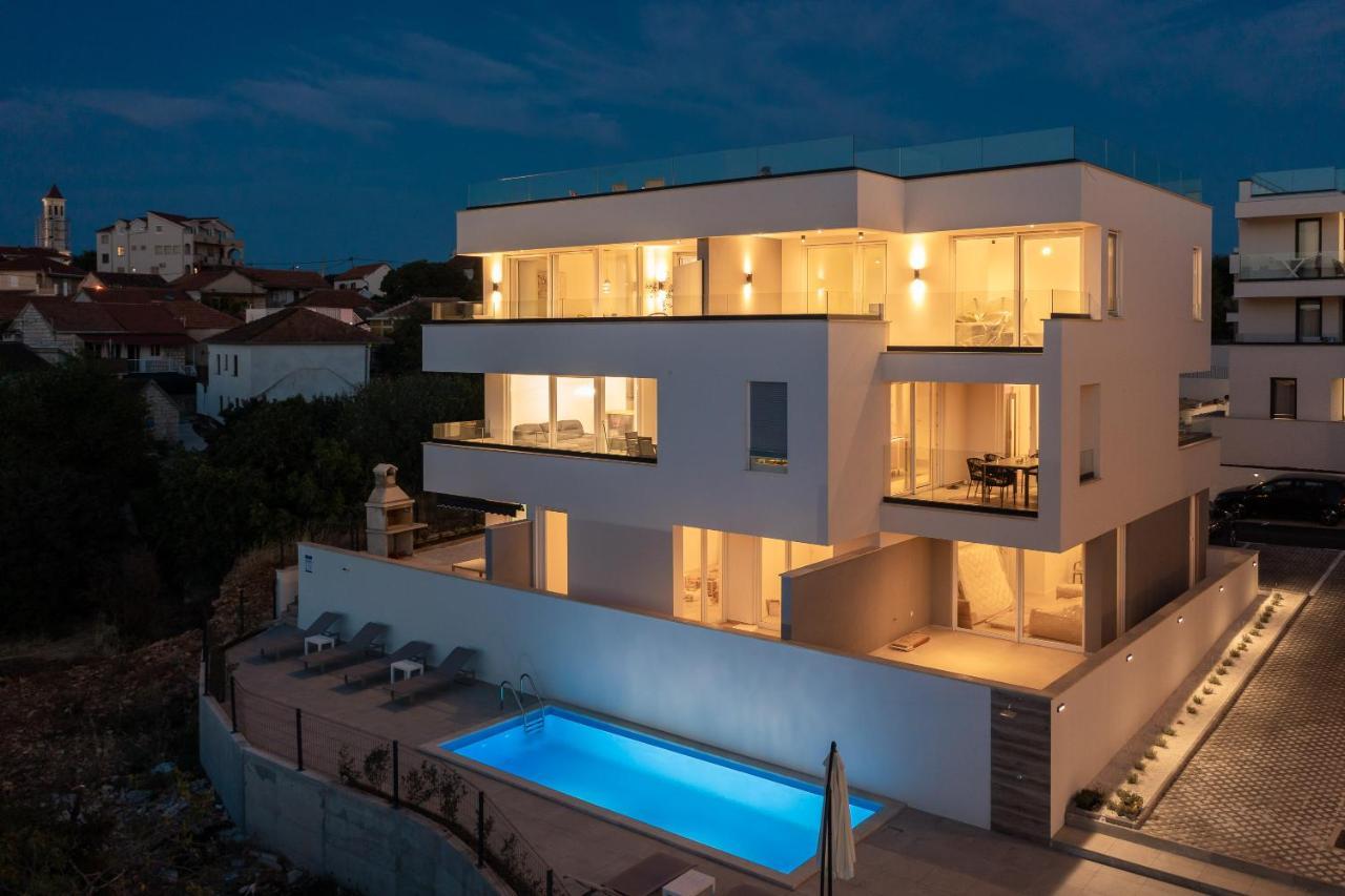 Luxury Dreams In Okrug With Swimming Pool, Sea View, Wifi, Parking