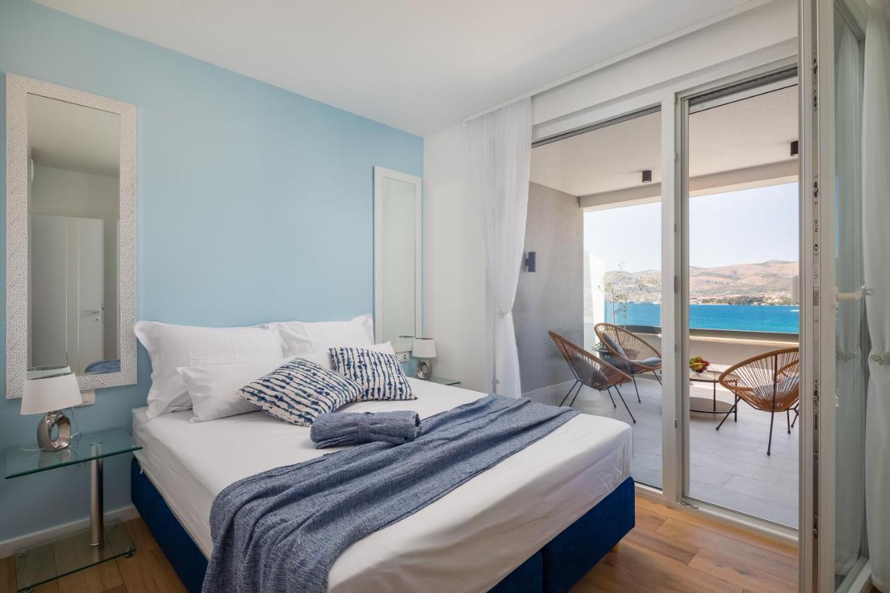 Apartment Luxury Dreams In Okrug With Swimming Pool, Sea View, Wifi, Parking Trogir
