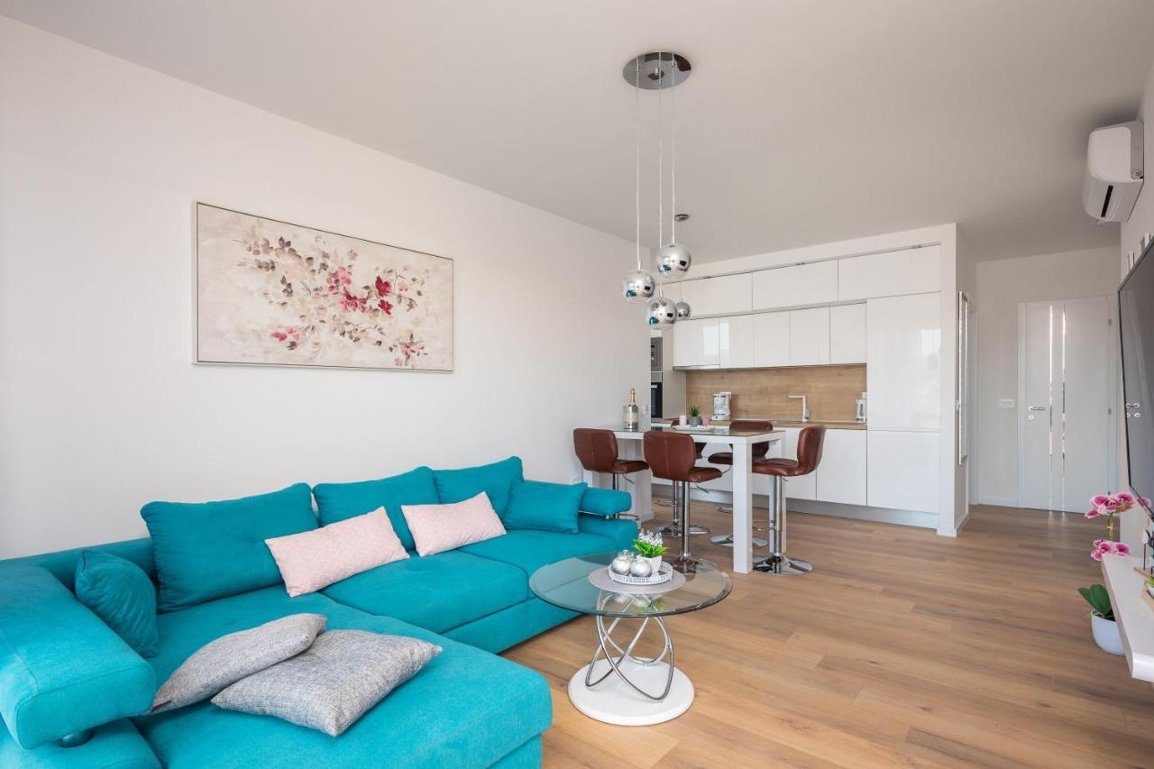 Luxury Dreams In Okrug With Swimming Pool, Sea View, Wifi, Parking * Trogir