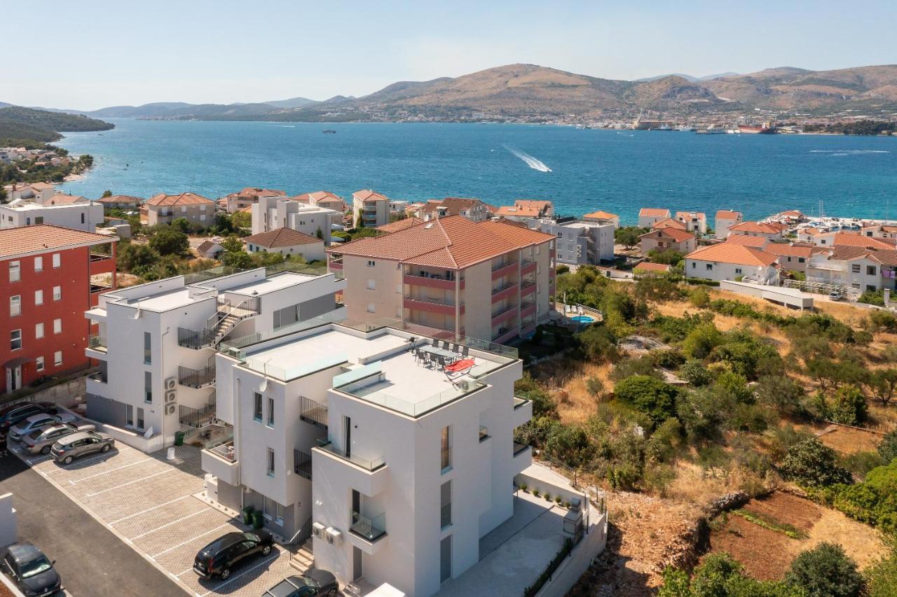 Luxury Dreams In Okrug With Swimming Pool, Sea View, Wifi, Parking *