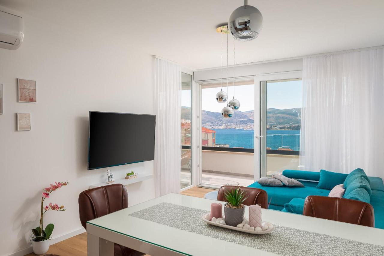 Luxury Dreams In Okrug With Swimming Pool, Sea View, Wifi, Parking Apartment