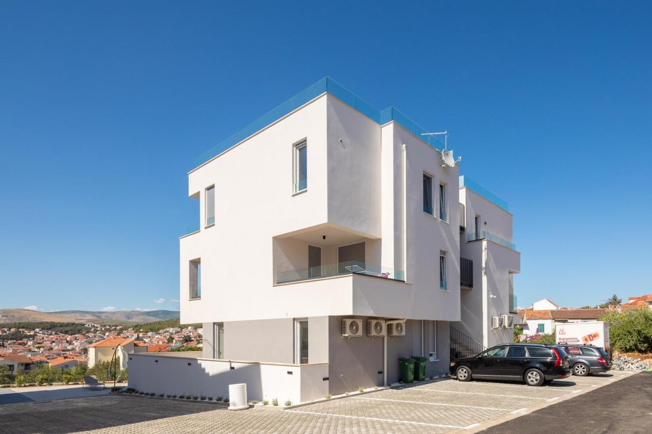 Luxury Dreams In Okrug With Swimming Pool, Sea View, Wifi, Parking Apartment