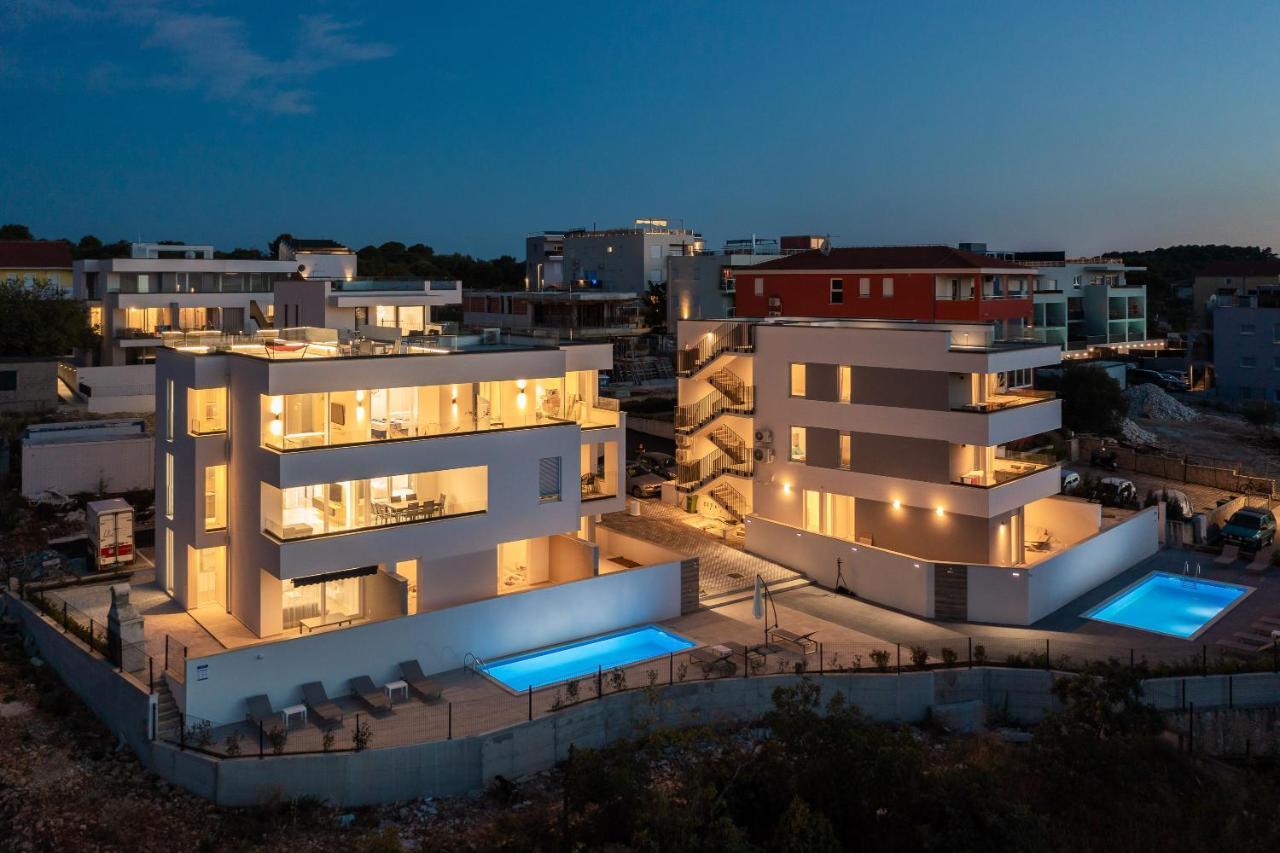 Luxury Dreams In Okrug With Swimming Pool, Sea View, Wifi, Parking Apartment *