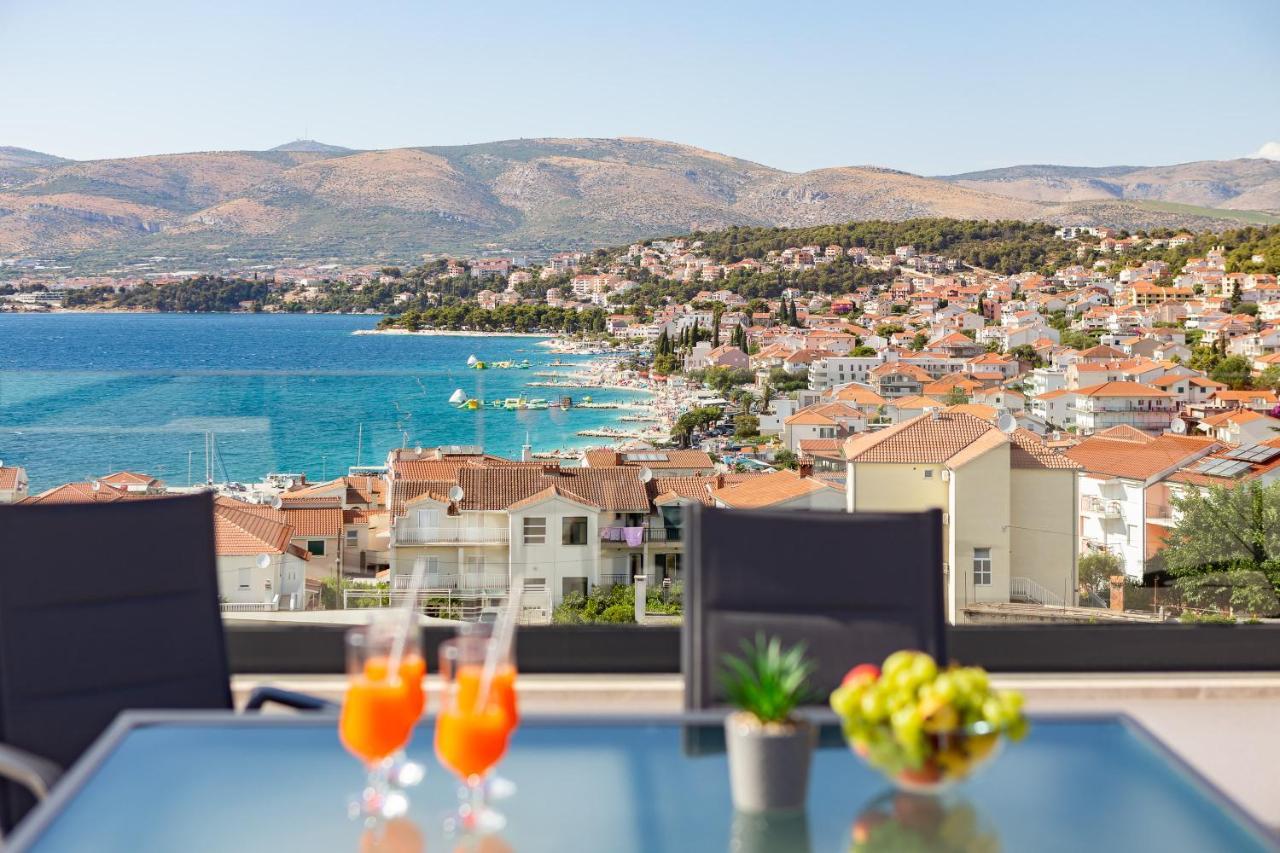 Apartment Luxury Dreams In Okrug With Swimming Pool, Sea View, Wifi, Parking Trogir