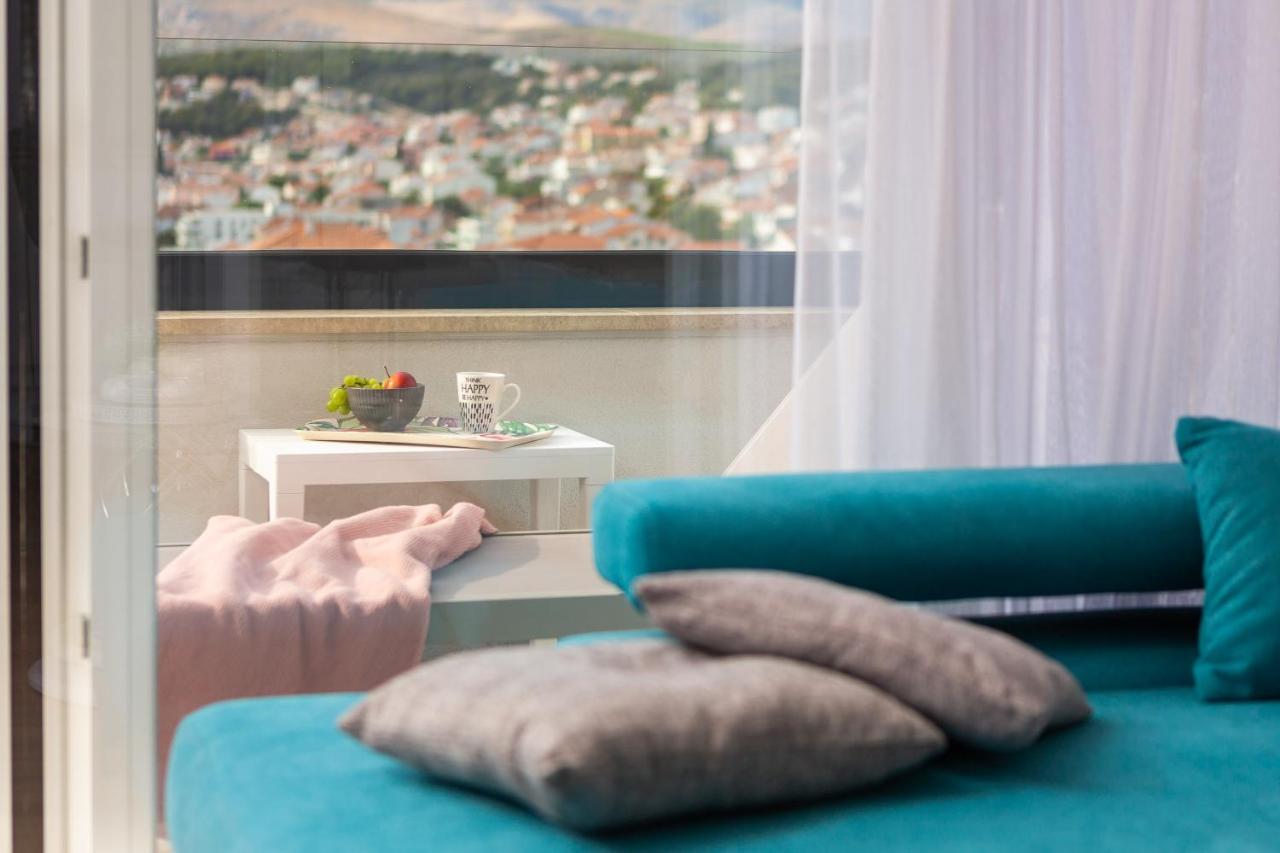 Apartment Luxury Dreams In Okrug With Swimming Pool, Sea View, Wifi, Parking Trogir