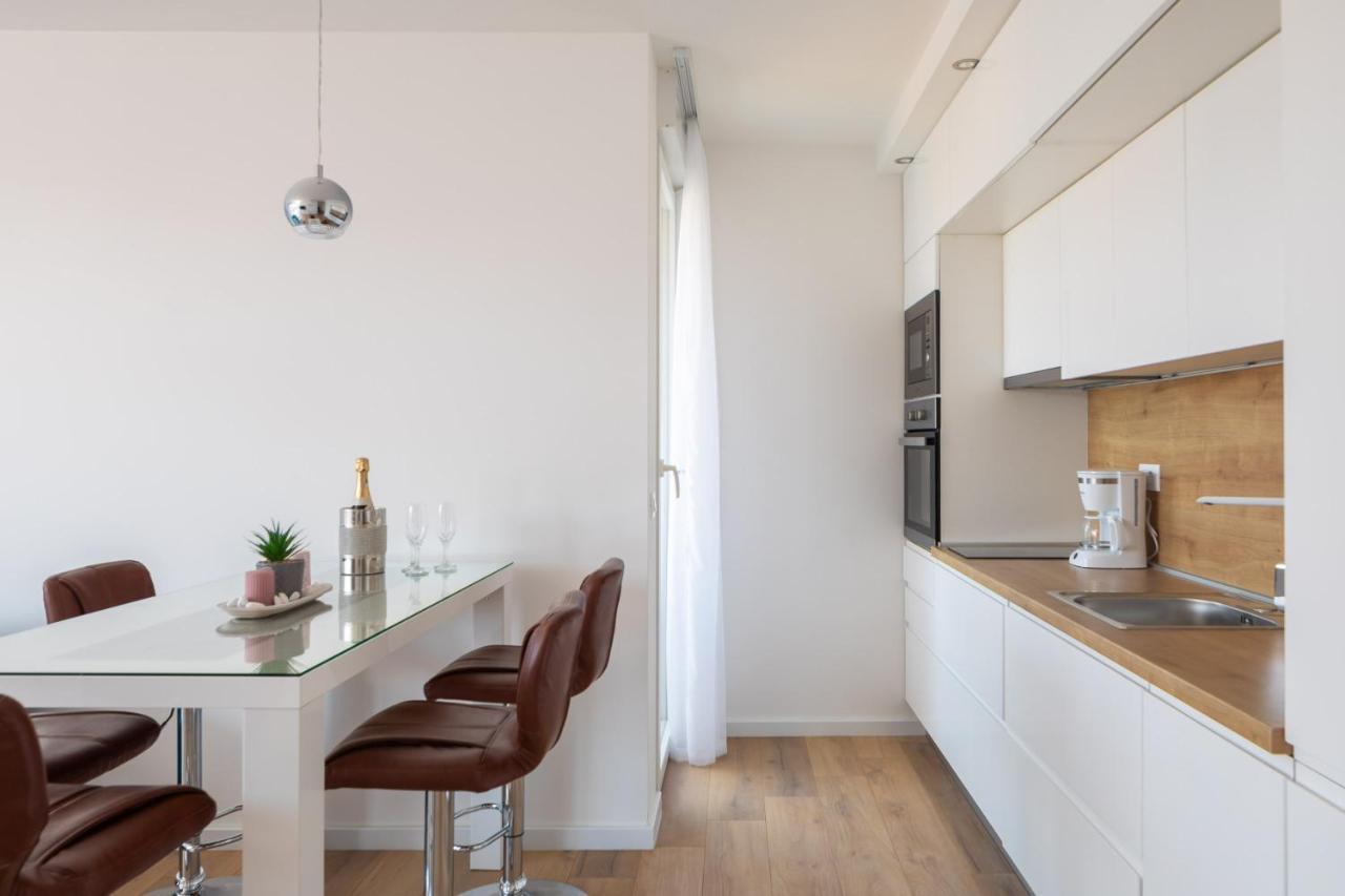 Apartment Luxury Dreams In Okrug With Swimming Pool, Sea View, Wifi, Parking *