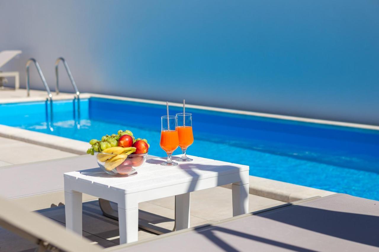 Luxury Dreams In Okrug With Swimming Pool, Sea View, Wifi, Parking *