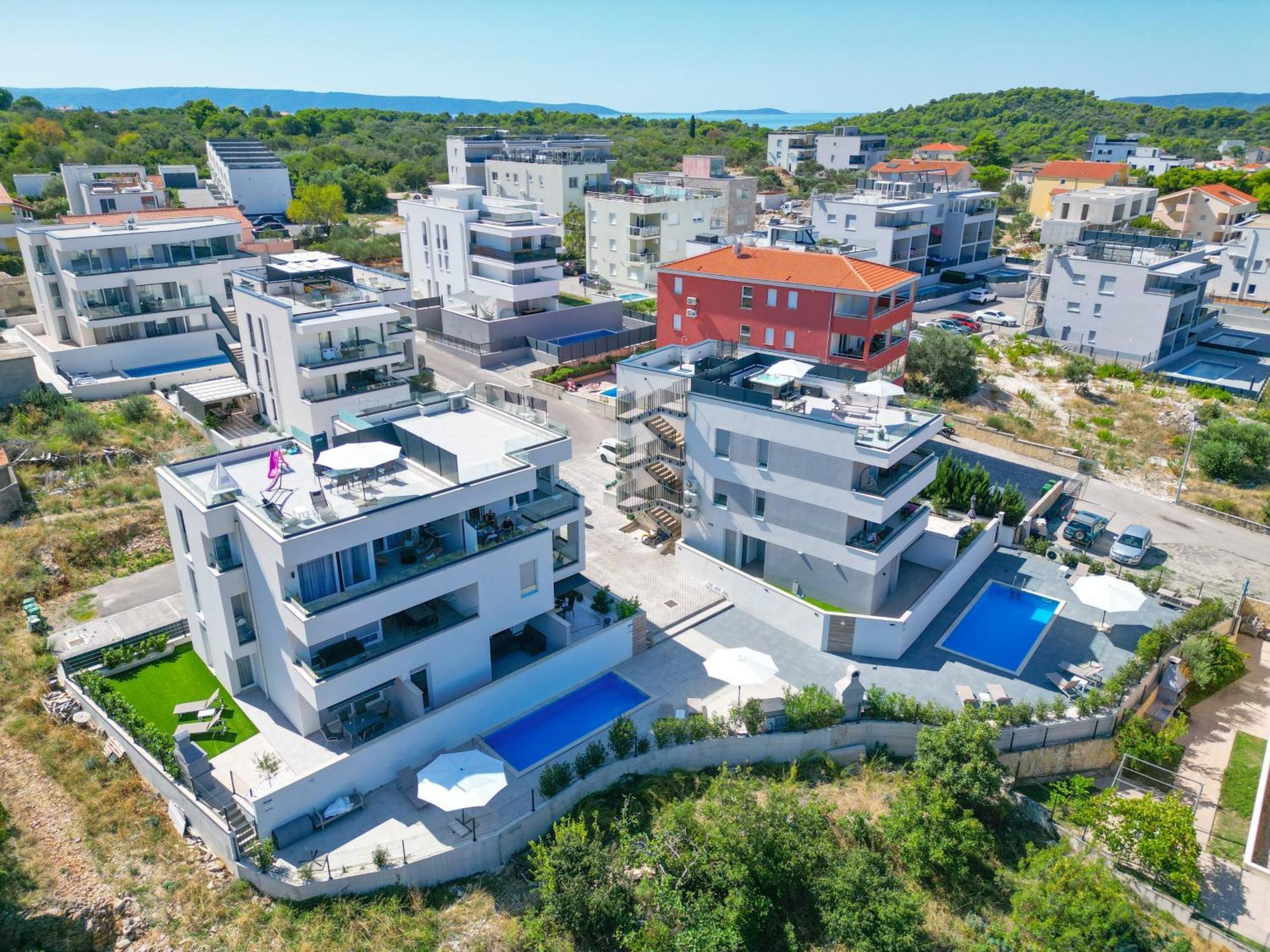 Luxury Dreams In Okrug With Swimming Pool, Sea View, Wifi, Parking Apartment Trogir